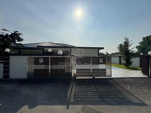 Port Dickson Batu 3 Pioneer Cove Bungalow House for Sale 1