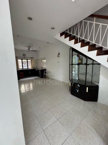Puchong Prima walking distance to Lrt puchong prima 2 storey 1