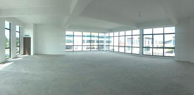 3 Storey Showroom (6% ROI Rental Yield / 6% 租金收益率) Bintawa, Kuching 3