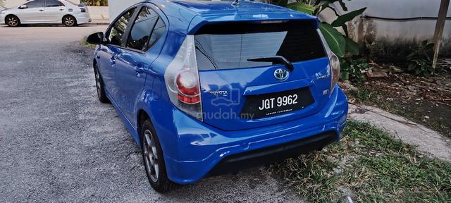 2012 Toyota PRIUS C 1.5 (HYBRID) (A) - 1