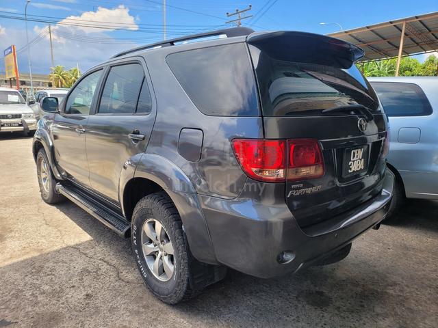 Toyota Fortuner 2.5 diesel 4x4 manual tahun 2006  - 4