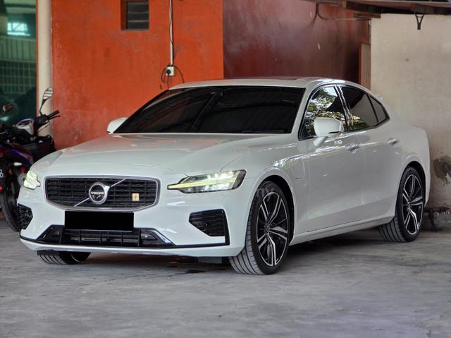(LoanKedai)2020 Volvo S60 2.0 Polestar T8 R-DESIGN - 3