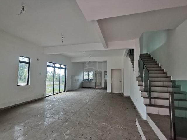 BELOW MARKET BIG CORNER 2 Storey Taman Muzaffar Height Ayer Keroh 1