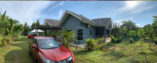 Rumah Banglo di Kg. Melayu Sempalit 1
