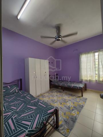 Master Room dan Single Room Wanita Muslimah Bandar Botanik 1