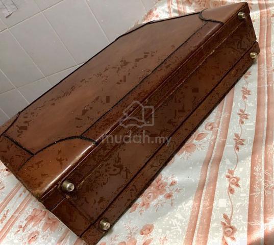Vintage Leather Briefcase - photo 4 of 6
