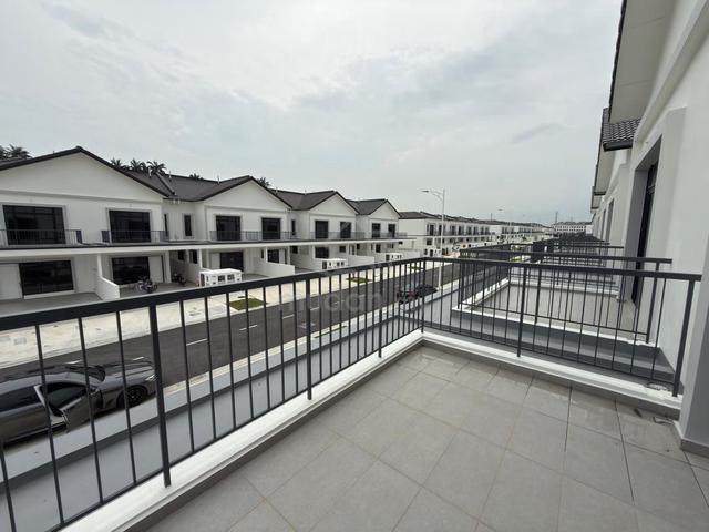 For Sale 2-Storey Cluster Corner @ The Commune, Eco Botanic 3 1