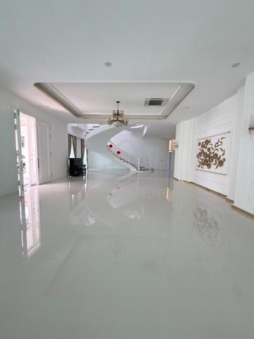 Taman Sungai Emas Batu Super Bungalow 18k sqft Million Renovated Unit! 1