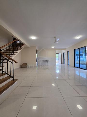 Corner Lot Double Frontage 2 Storey House in Safron Hills Denai Alam 1