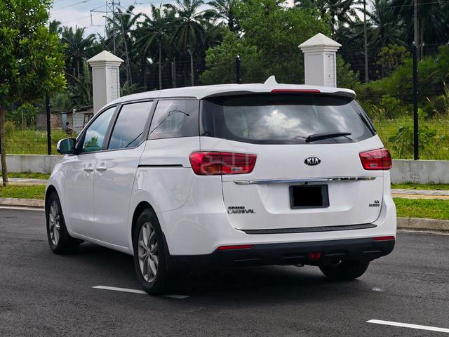2018 Kia GRAND CARNIVAL 2.2 D YP MPV (A) FULL LOAN - 5