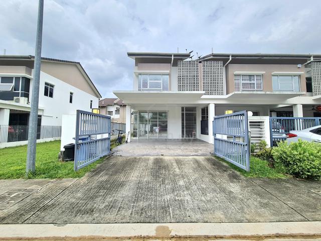 End Lot Double Storey Teres House, Penduline Bandar Rimbayu, RENOVATED 1