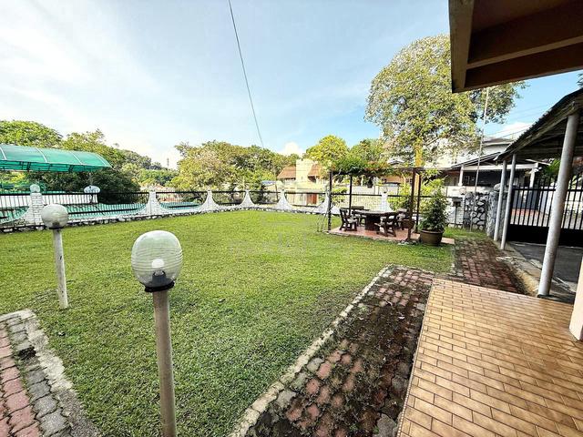 [HUGE & BIG LAND] Bungalow Seksyen 11 Shah Alam - Old Design House 1