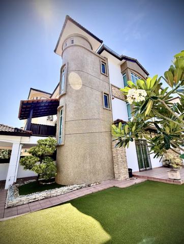 Hill View Garden Corner Terrace with Large Garden | Tanjung Bungah 1