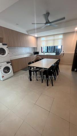 Abell Road Apartments Nice Room For Rent📍Padungan, with Lift, WiFi🛜 1