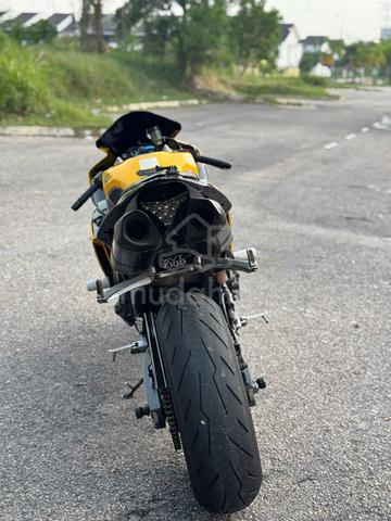 Yamaha R1 Non-TCS - photo 3 of 10