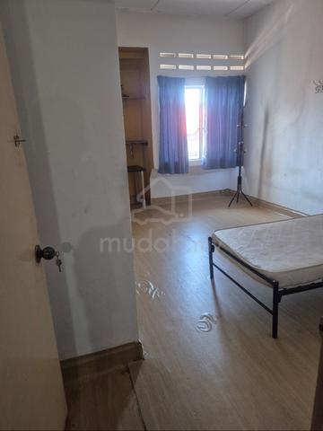Room at 2nd Floor of a shop, Jln SG 1/5, Taman Sri Gombak, Batu Caves 1