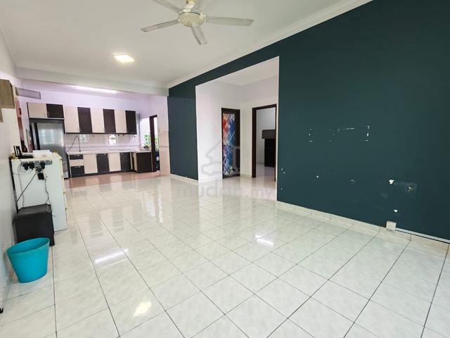 Sri Mekar Apartment 1