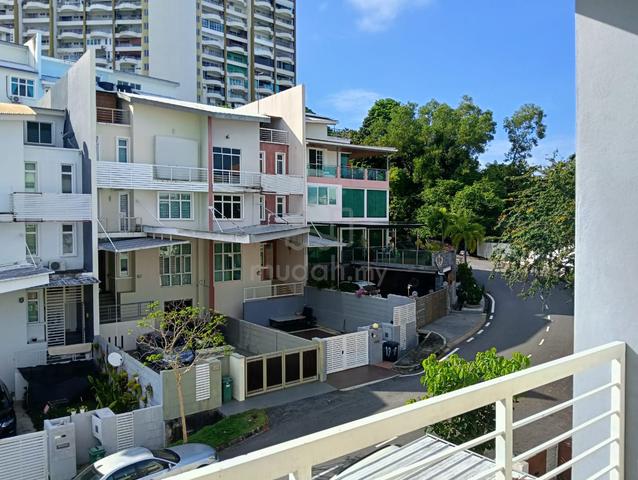 Near Beach 2.5-Storey Fully Furnished Link House @ Shamrock Beach PEN 1