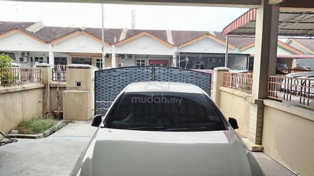 Rumah teres setingkat di Jalan Jaya Putra Perdana untuk dijual. 1