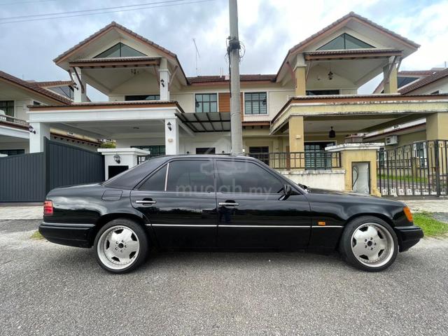 1995 Mercedes Benz 220E 2.2 (A) - 3