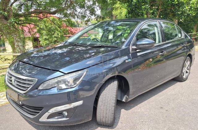 Peugeot 408 1.6 ETHP (A) Full Loan Blacklist Lady - 3