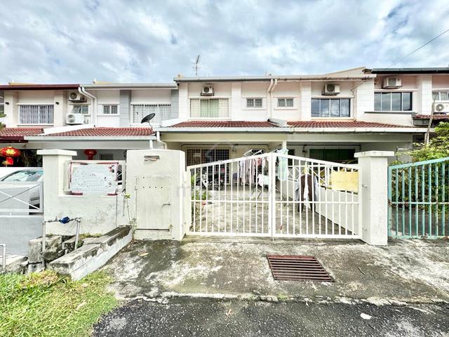 Full Loan , 2 Storey 18x65, 4room 3bath, Pinggiran Putra, Taman Equine 1