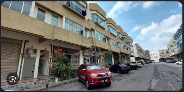 End Lot Triple storey Shop Rawang Integrated Industrial Park Rawang 1