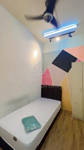 Single Room at Puchong Kenari Area Boulevard Zero Deposit Fully Furnis 1
