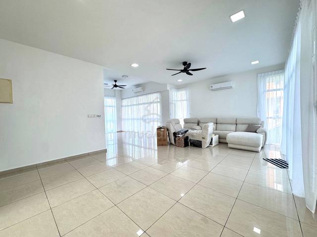 3 Storey Bungalow in The Hills with golf course view 1