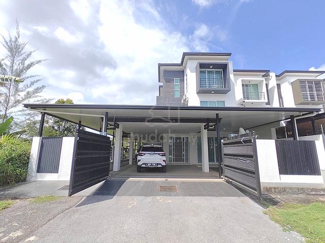 3 Storey Terrace House Corner at Palm Residence, Stapok, Kuching 1