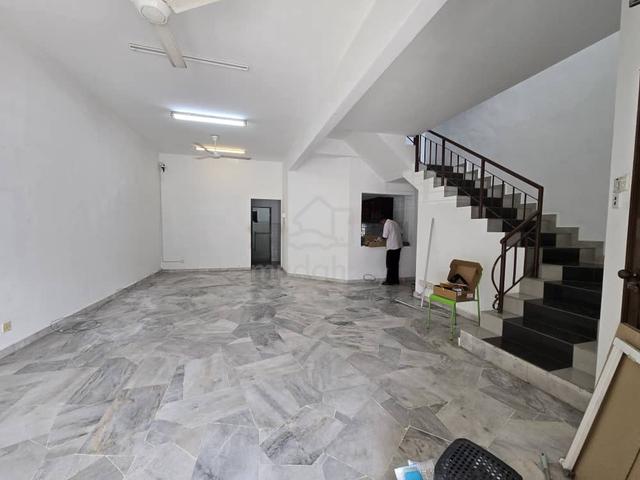 Subang Jaya USJ 6 Double Storey House For Rent 2