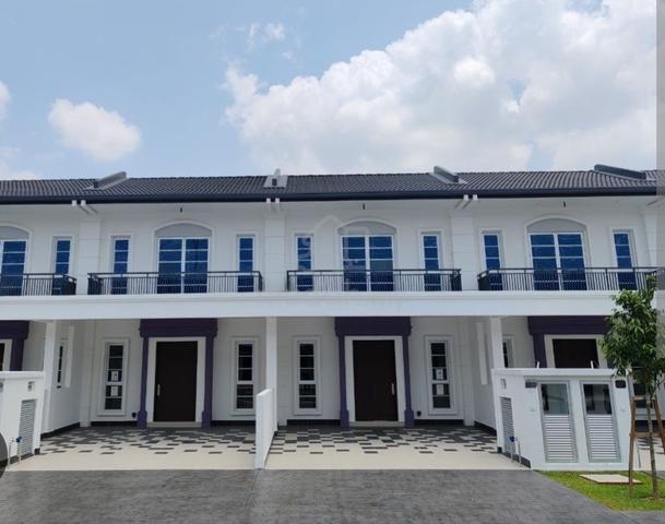(aircon/kitchen cabinet) 2sty house cherrywood eco majestic semenyih 1