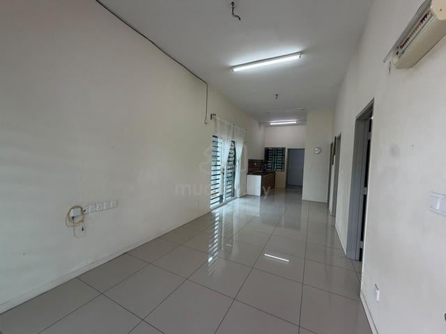 Gated Guarded_1 Storey Terrace End Lot With Land_Hijauan Valdor ,Jawi 1