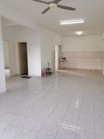 Sri Mekar Apartment 1