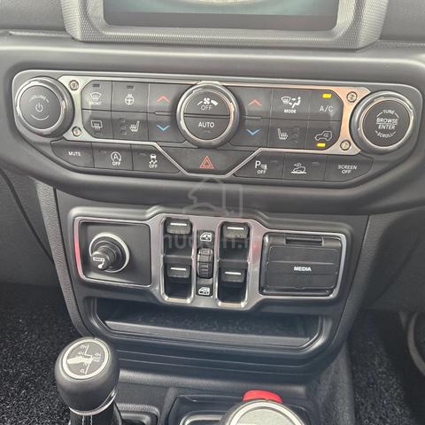 2021 Jeep WRANGLER UNLIMITED SAHARA 2.0L (A) - 5