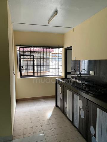 Apartment Lestari (Damansara Damai) 1