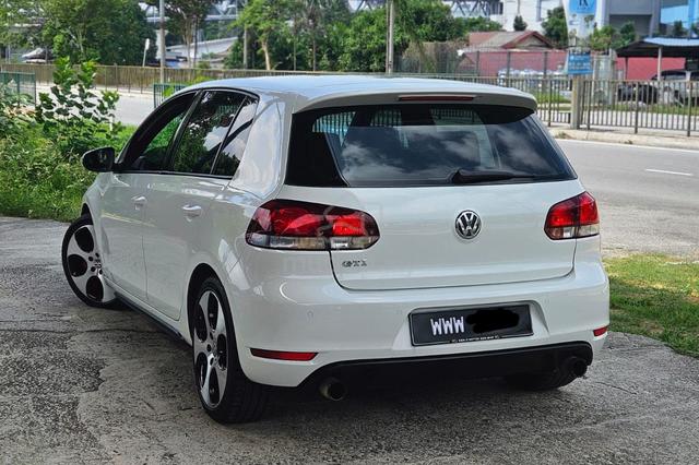 Volkswagen GOLF 2.0 GTi DSG 6sp S/ROOF F/SVC VW - 3