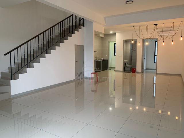 2 Storey New House Gated Guarded Bukit Puchong Bromelia Rent 1