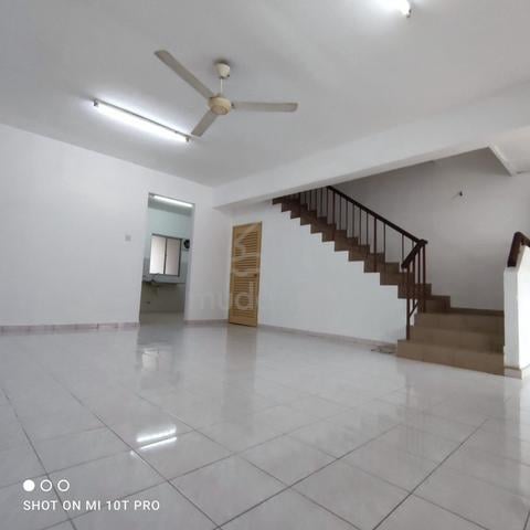 [Corner] Double storey house for rent, Bandar Mahkota Cheras 1