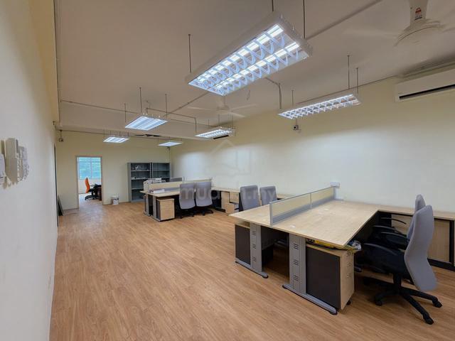 3 Storey Shop Office First Floor Taman Molek JB Fully Office Furnished 1