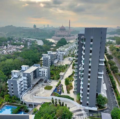 Aura Residence 1