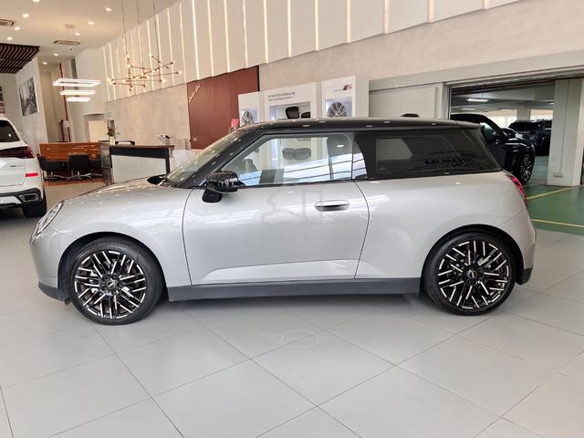 2025 Mini COOPER SE J01 (A) - 5