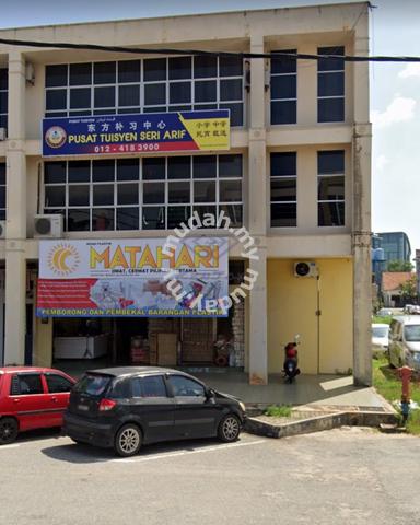 Wong Ah Jang 3 Story ShopLot Facing Main Road 1