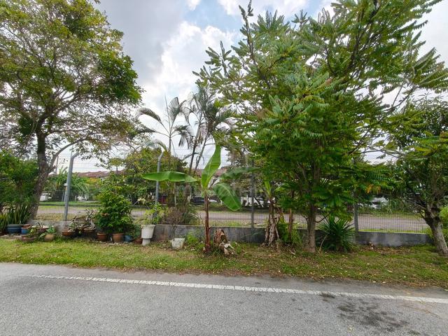 (Facing No House) Fully Renovated 2 Sty at Bandar Puteri Klang Sale 1