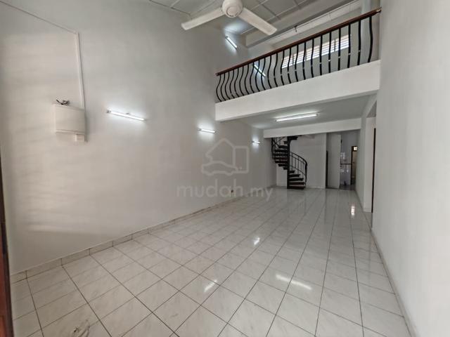 Rent / Jalan Molek 3/x, Taman Molek / G&G / New Painting 1