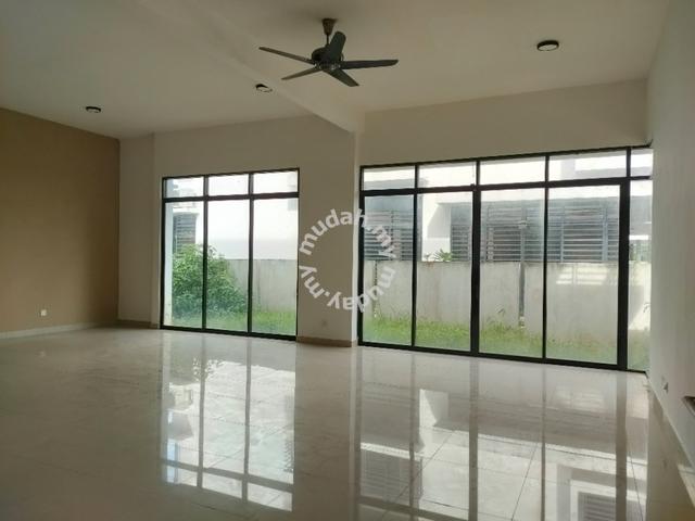2 storey Corner semi- D house jenderam harmoni park Dengkil Selangor 1