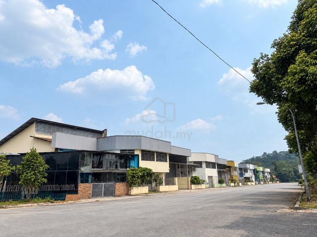 Corner 1.5 Link Factory Bukit serdang sri serdang Taman Universitiy 1