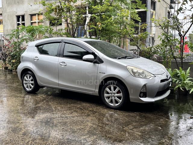 2012 Toyota PRIUS C 1.5 (HYBRID) (A) - 2