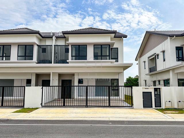 Facing Lake Double Storey Semi D House Sejati Lakeside 2 Cyberjaya 1