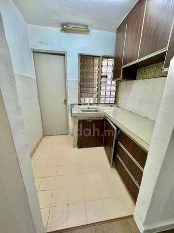 Apartment Idaman 1